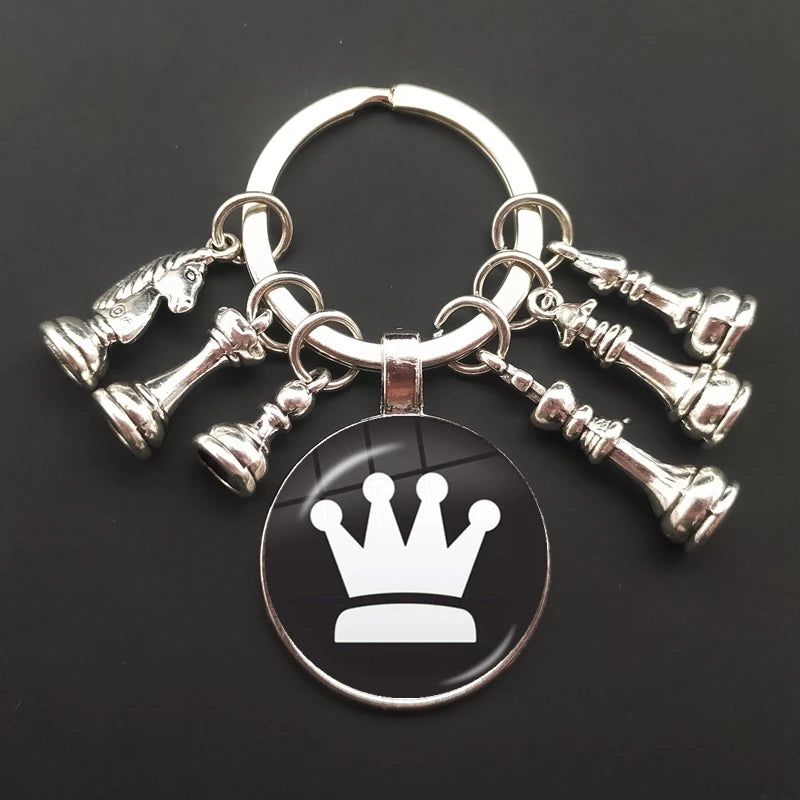Llavero de Ajedrez – Piezas en Domo de Cristal con Diseño Elegante