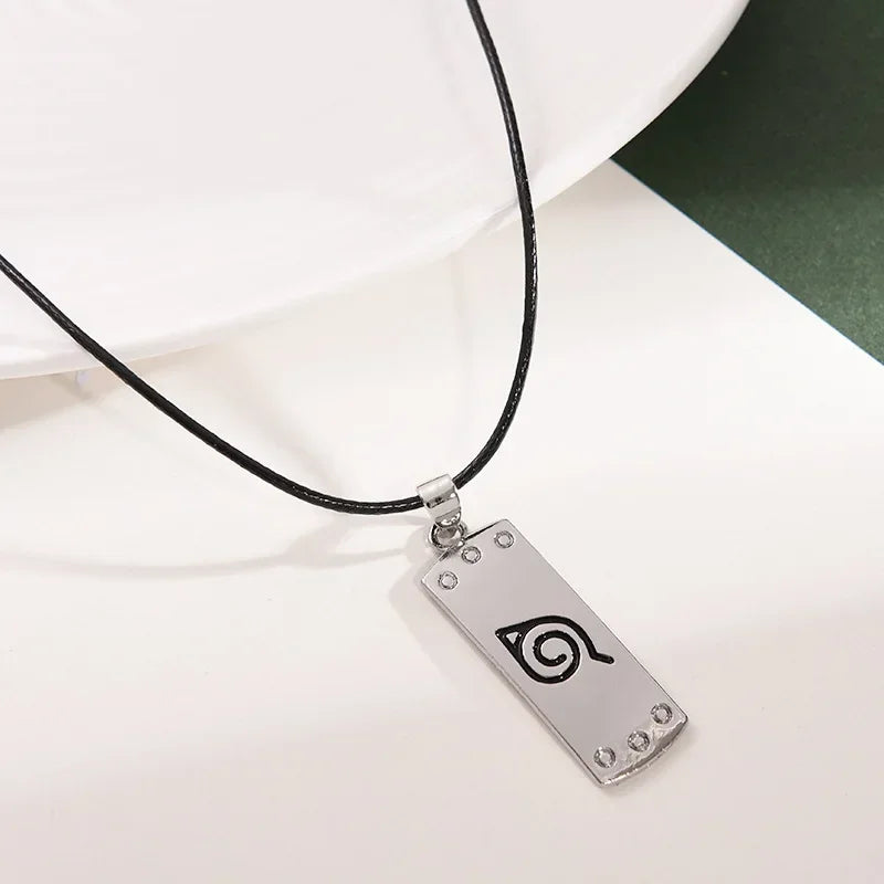 Collar Naruto Akatsuki – Colgante Nube Roja Estilo Itachi