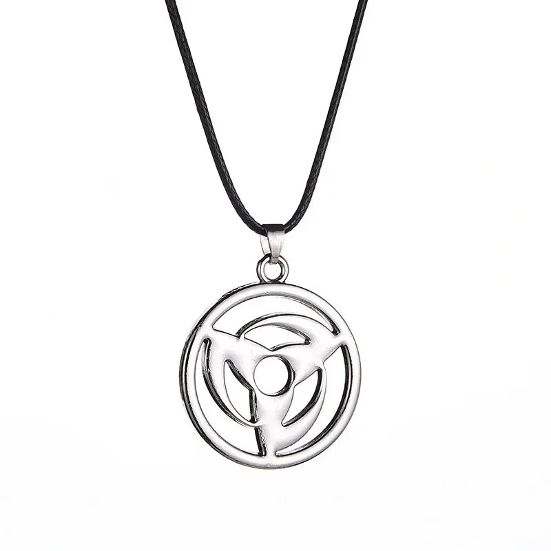 Collar Naruto Akatsuki – Colgante Nube Roja Estilo Itachi