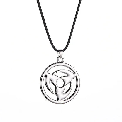 Collar Naruto Akatsuki – Colgante Nube Roja Estilo Itachi