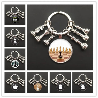 Llavero de Ajedrez – Piezas en Domo de Cristal con Diseño Elegante