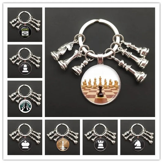 Llavero de Ajedrez – Piezas en Domo de Cristal con Diseño Elegante