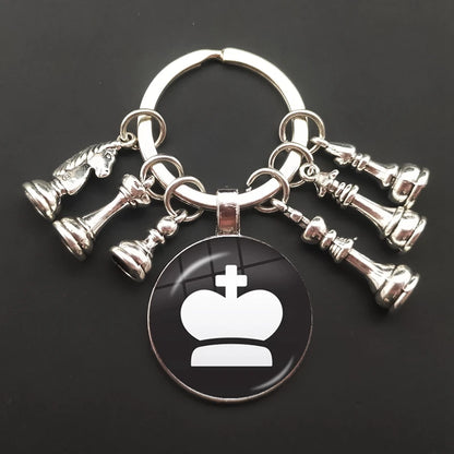 Llavero de Ajedrez – Piezas en Domo de Cristal con Diseño Elegante