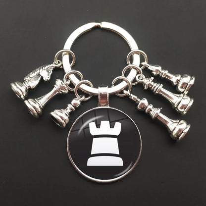 Llavero de Ajedrez – Piezas en Domo de Cristal con Diseño Elegante